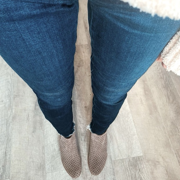 Paige Verdugo ankle raw hem jeans in Darton distressed - Picture 11 of 12